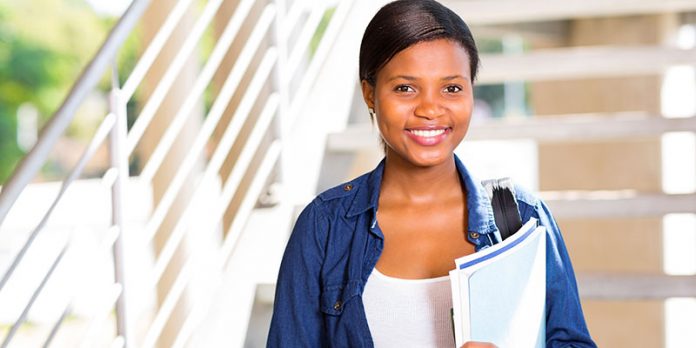 Bourse d'écriture de la liberté africaine 2022 pour les jeunes écrivains