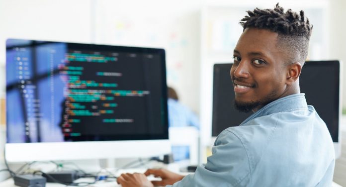 Avis de recrutement: développeur odoo web front et back
