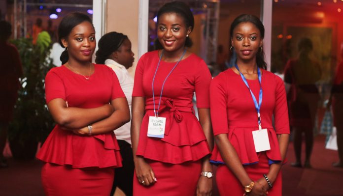 ho Avis de recrutement: hôtesses