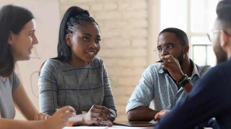 Offre emploi: 02 Chargés Marketing, 2 Stagiaires en Marketing