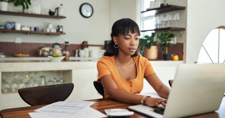 Avis de Recrutement: Assistant(e) Administratif(ve)