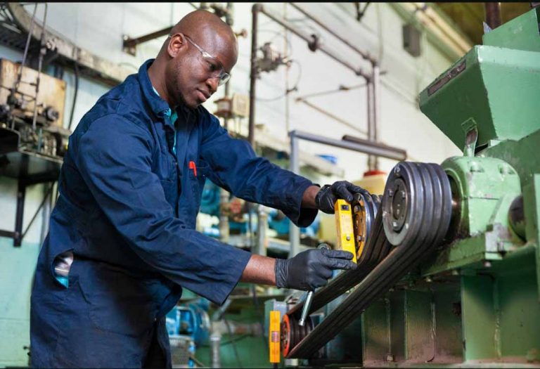 Avis de recrutement: Technicien de Maintenance.